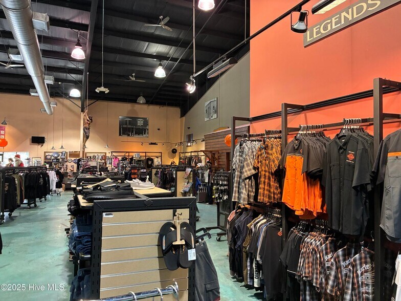 More Photos Of 8739 Caratoke Hwy, Harbinger General Retail For Sale