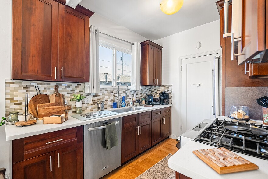 More Photos Of 1217 Capuchino Ave, Burlingame Apartments For Sale