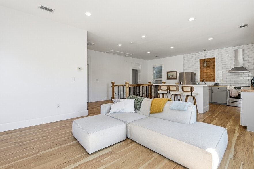 More Photos Of 521 W 37th St, Savannah Multifamily For Sale