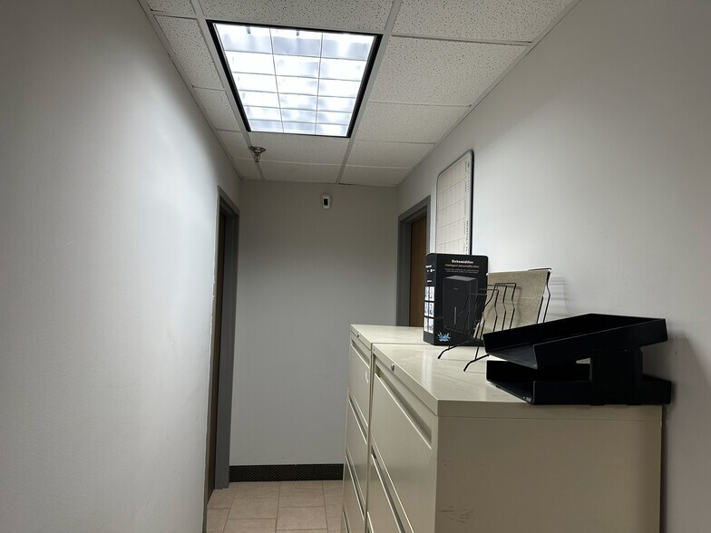 More Photos Of 8053 E Bloomington Fwy, Bloomington Office For Sale