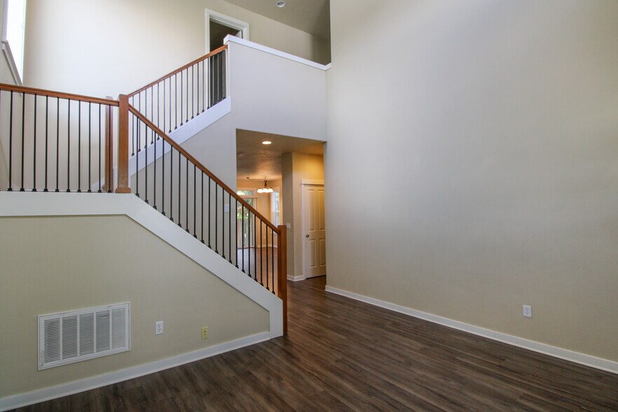 More Photos Of 7610-7640 Maebelle Ln NE, Salem Apartments For Sale