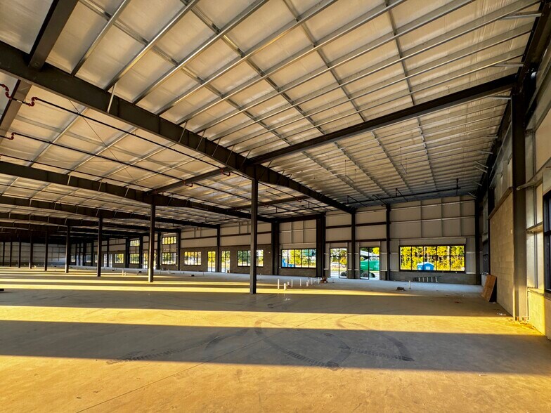 More Photos Of 20418 Commerce Park Dr, Westfield Warehouse For Lease