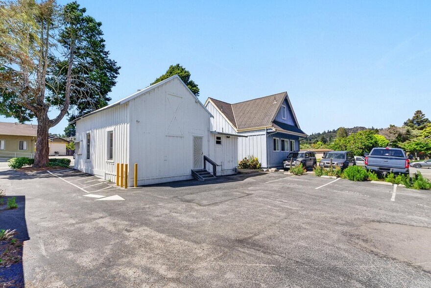 More Photos Of 408 Trout Gulch Rd, Aptos Freestanding For Sale