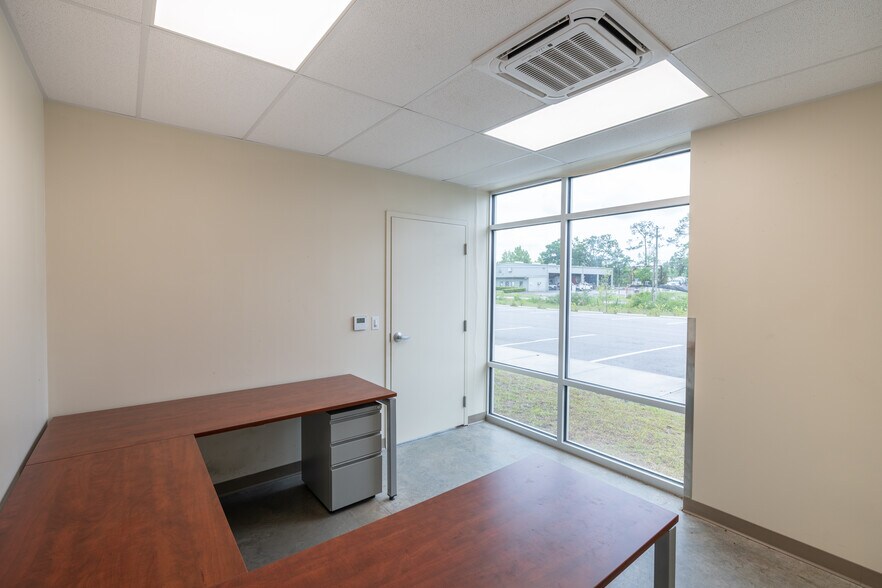 More Photos Of 2280 Lane Ave N, Jacksonville Unknown For Lease