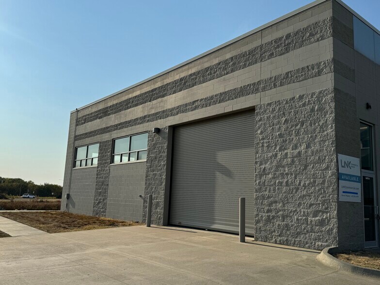 More Photos Of 8245 Cody Dr, Lincoln Warehouse For Lease