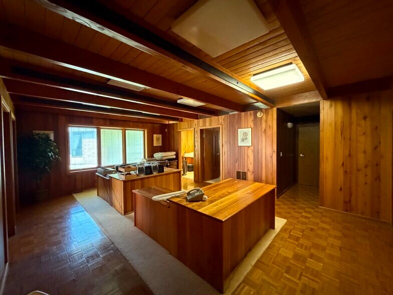 More Photos Of 900 McLean Rd, Cortland Office For Sale