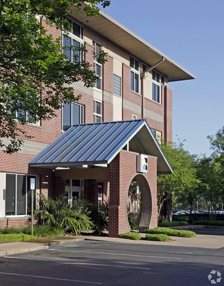 More Photos Of 2330 Mahan Dr, Tallahassee Office For Lease