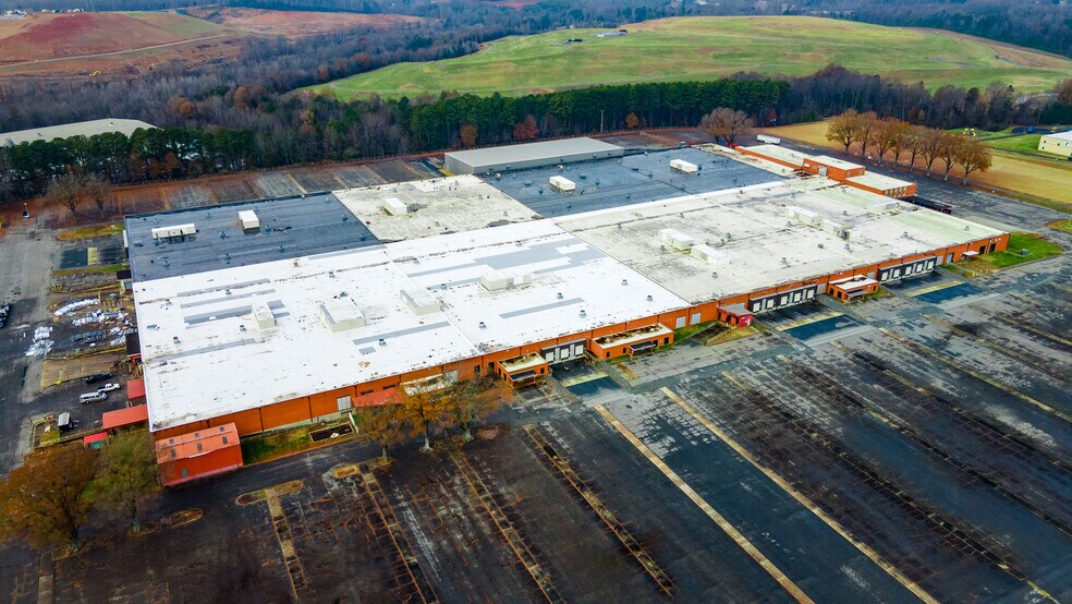 More Photos Of 401 W Hanes Mill Rd, Winston-Salem Manufacturing For Lease