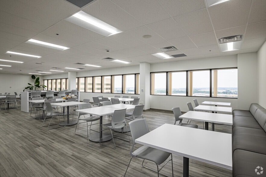 More Photos Of 110 Fieldcrest Ave, Edison Office For Lease