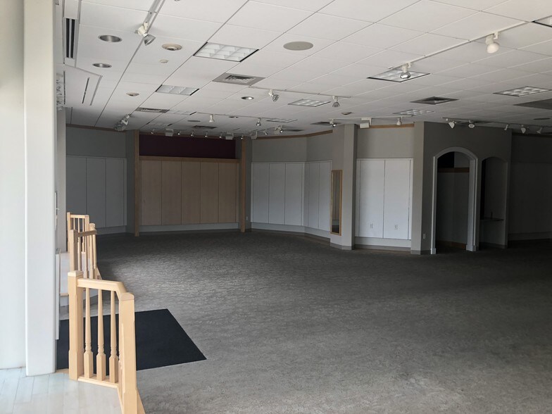 More Photos Of 5040 Frederica St, Owensboro Storefront For Lease