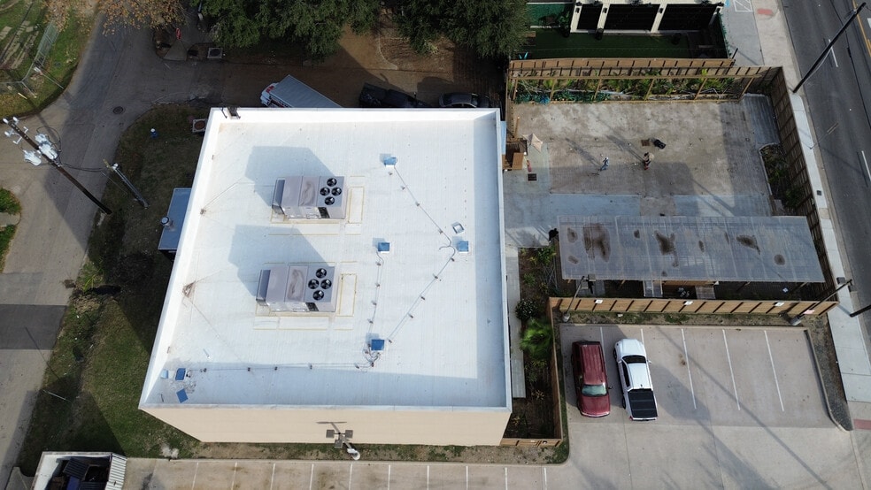 More Photos Of 5316 Washington Ave, Houston Bar For Lease