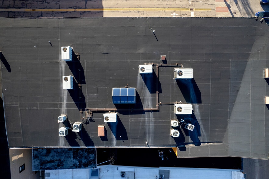 More Photos Of 108 S Walnut St, Muncie Office For Sale