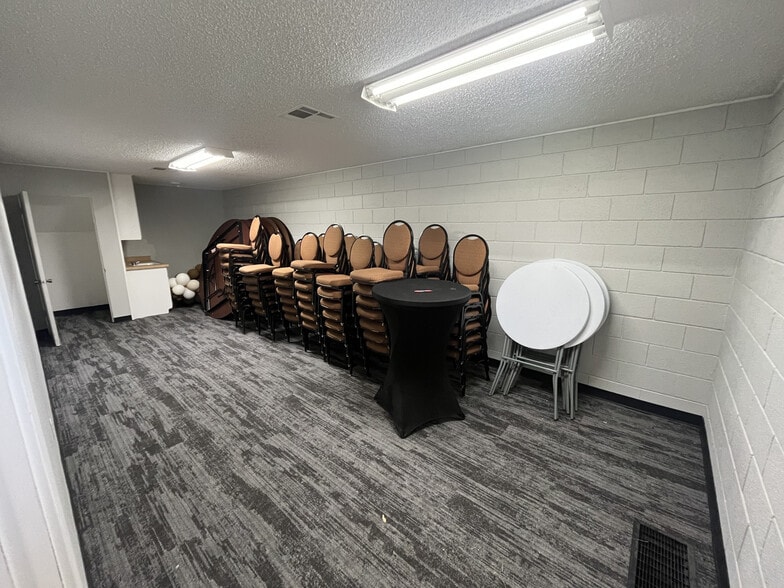 More Photos Of 1501 SW 59th St, Oklahoma City Religious Facility For Lease