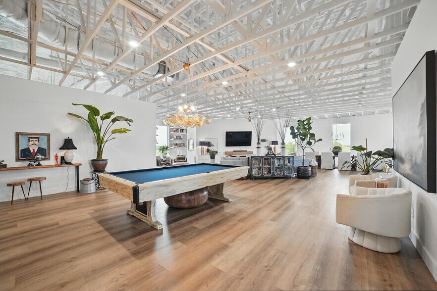 More Photos Of , Lavon Unknown For Sale