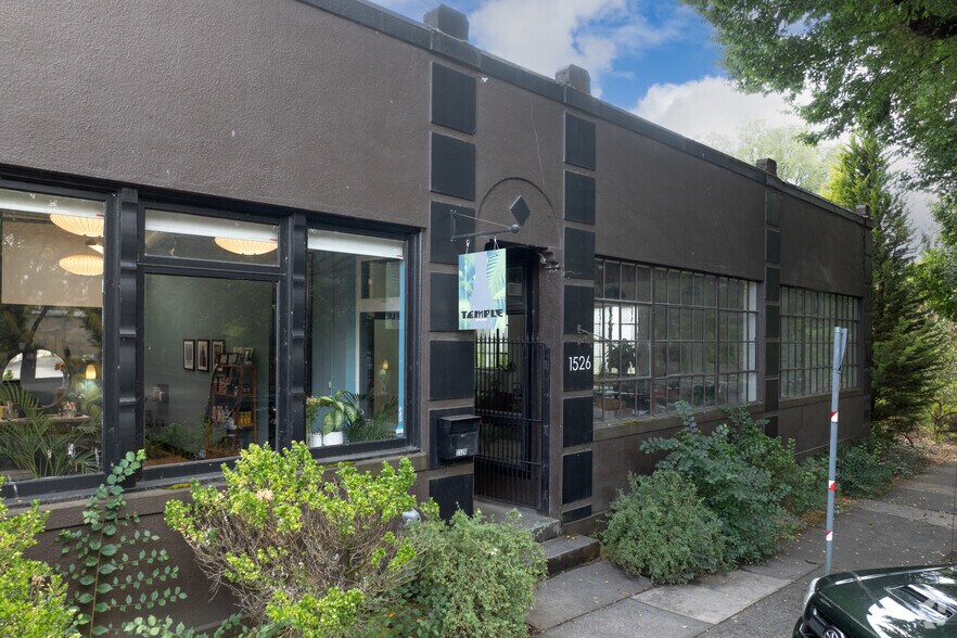 More Photos Of 1960 SE Hawthorne Blvd, Portland Apartments For Sale