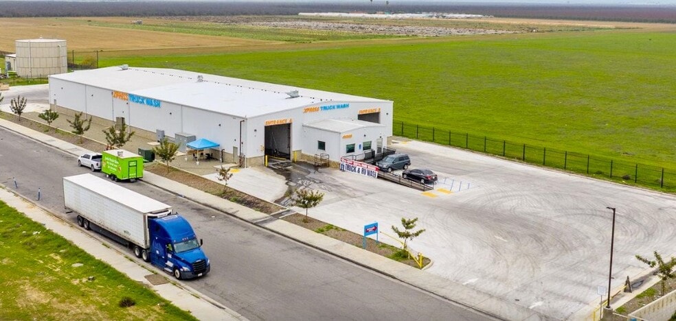 More Photos Of 17083 Riviera St, Bakersfield General Retail For Sale