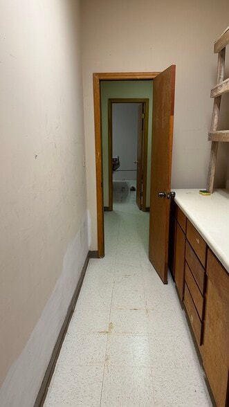 More Photos Of 1580 Connally Dr, Atlanta Office For Lease