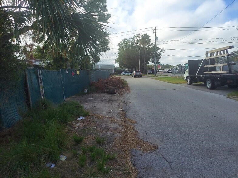 More Photos Of 7604 Broadway Ave, Tampa Freestanding For Sale