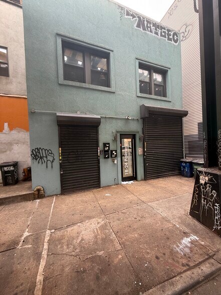 More Photos Of 750 Onderdonk Ave, Flushing Storefront Retail Residential For Lease