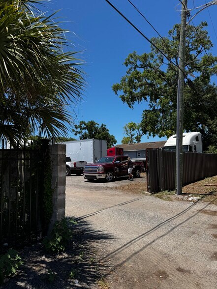 More Photos Of 2002 N 49th St, Tampa Land For Lease