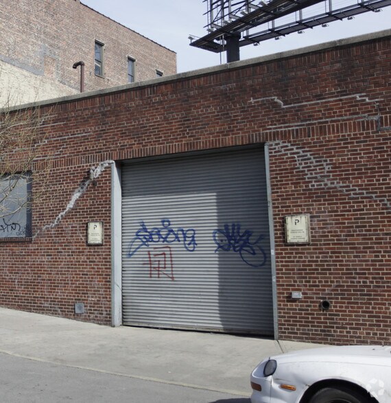 More Photos Of 225 Willow Ave, Bronx Warehouse For Lease