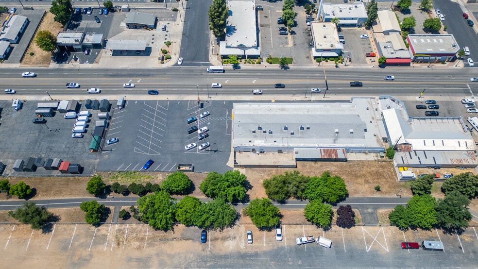 More Photos Of 727 Clovis Ave, Clovis Freestanding For Sale