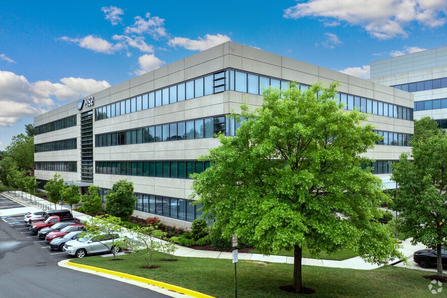 More Photos Of 15040 Conference Center Dr, Chantilly Office For Lease