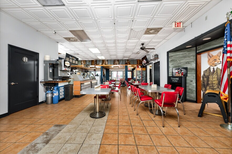 More Photos Of 23064 Harbor View Rd, Port Charlotte Warehouse For Sale