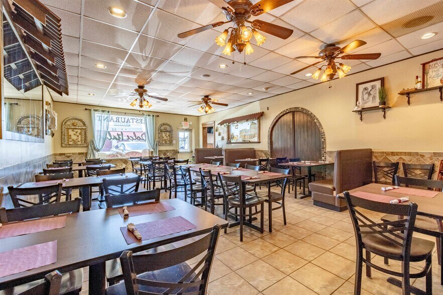 More Photos Of 212 New Jersey Ave, Wildwood Storefront For Sale