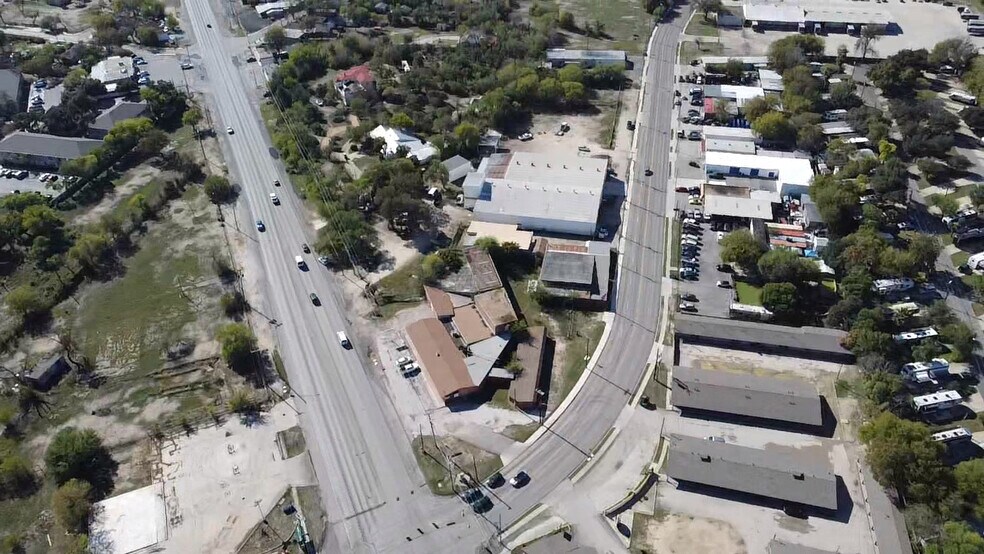 More Photos Of 2833 Roosevelt Ave, San Antonio Industrial For Lease