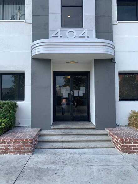 More Photos Of 4041 Wilshire Blvd, Los Angeles Office For Lease