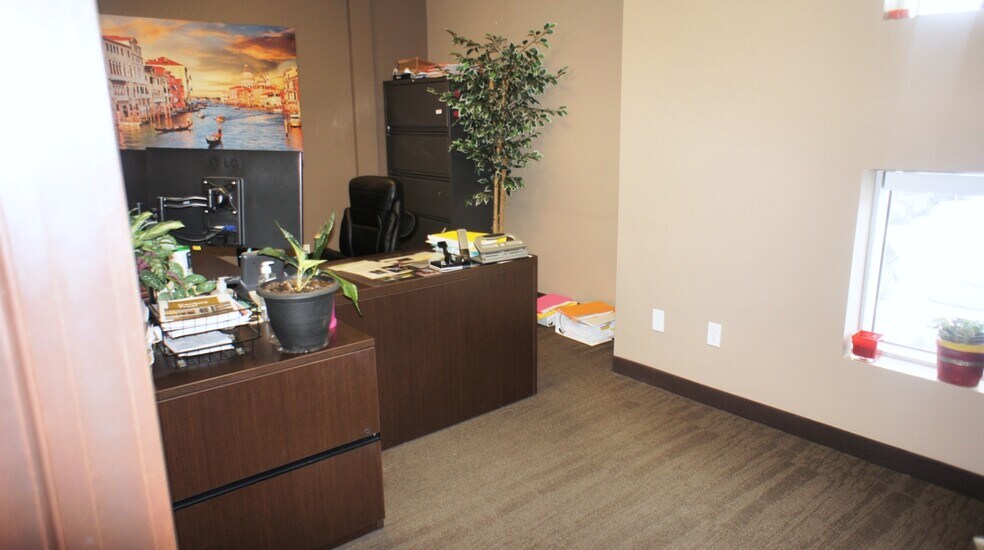 More Photos Of 9 Chippewa Rd, Sherwood Park Office For Lease