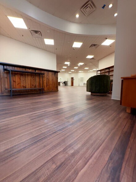 More Photos Of 451-465 Canyon del Rey Blvd, Del Rey Oaks Unknown For Lease