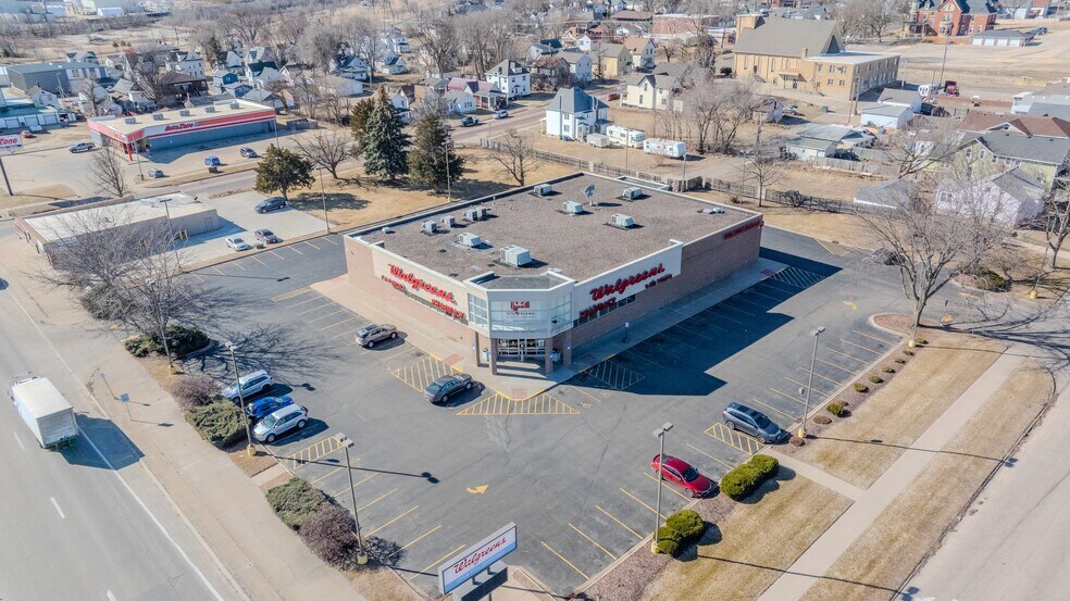 More Photos Of 806 S 4th St, Clinton Drugstore For Sale