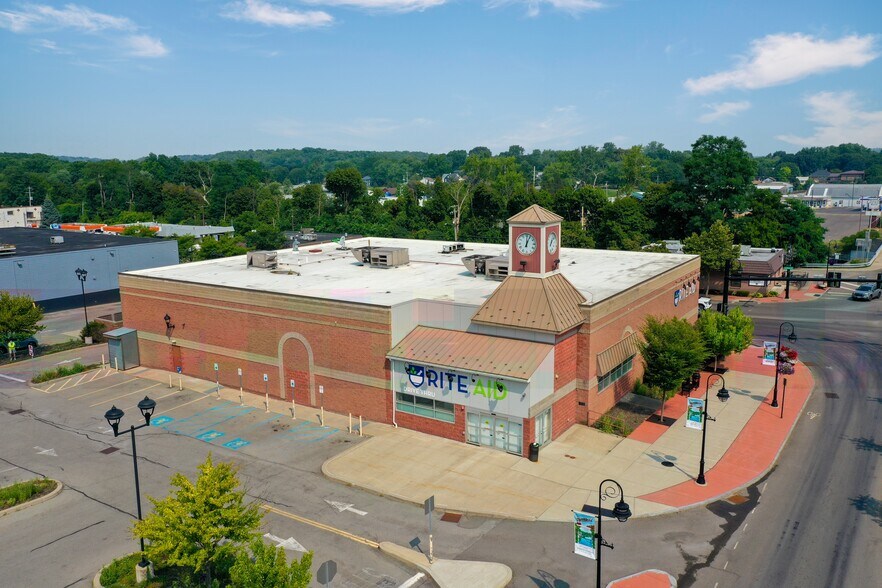 More Photos Of 101 S Main St, Newark Drugstore For Sale