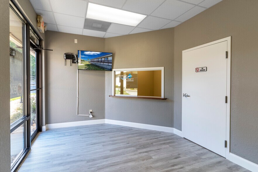 More Photos Of 301 Skyline Dr, Lady Lake Medical For Sale