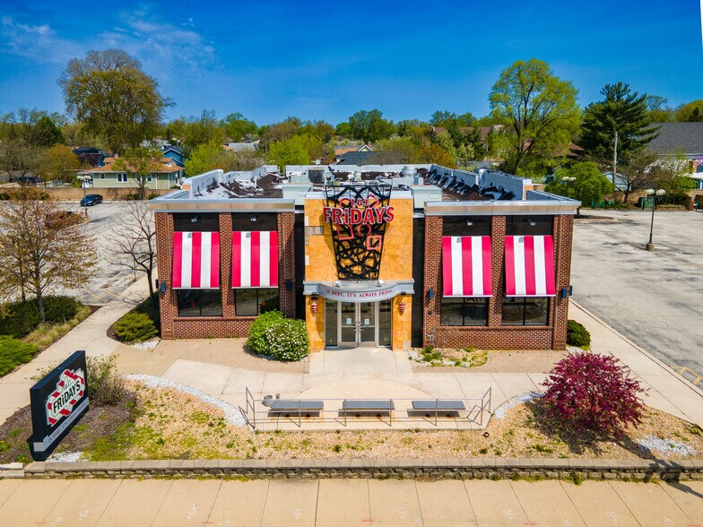 Primary Photo Of 5420 W 95th St, Oak Lawn Restaurant For Lease