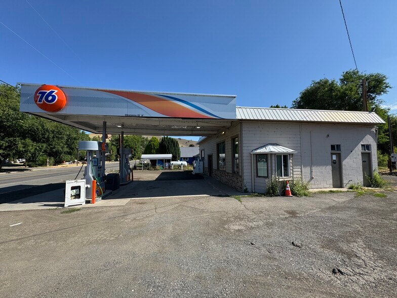 More Photos Of 150 Mountain Blvd, Mount Vernon Service Station For Sale