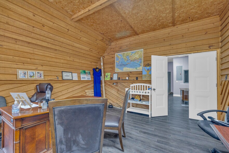 More Photos Of 252 Komplex Dr, Carnesville Warehouse For Sale