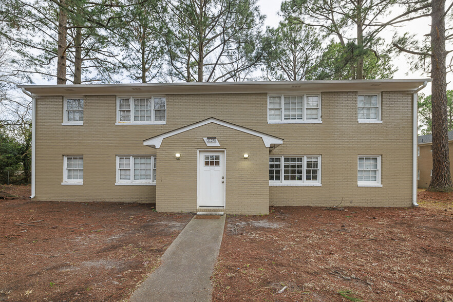 Primary Photo Of 2127-2129 Chesapeake Dr, Chesapeake Apartments For Sale