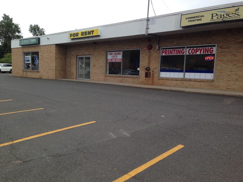 Primary Photo Of 300 Rt-17, Paramus Storefront For Lease