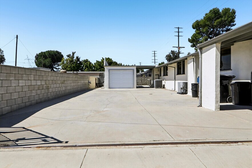 More Photos Of 11100 Sheldon St, Sun Valley Office Residential For Sale