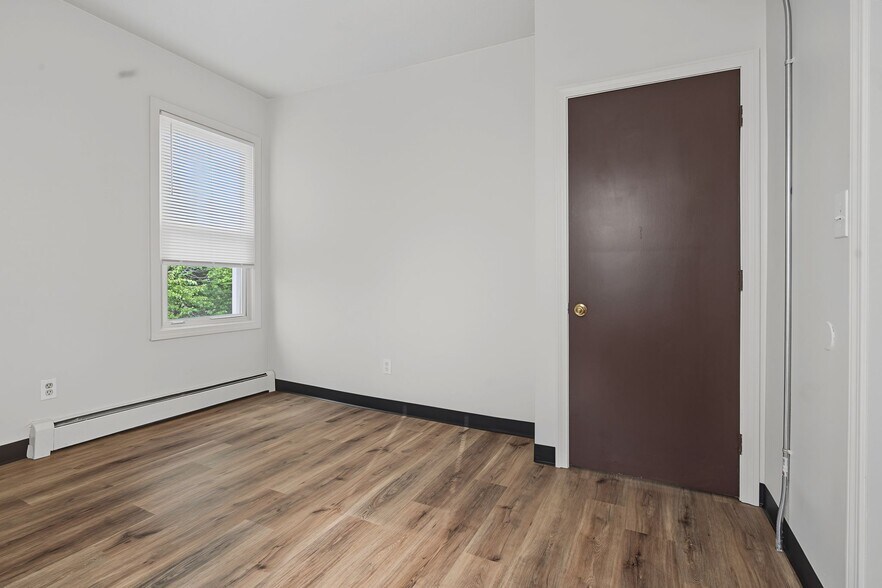 More Photos Of 471 Pond St, Woonsocket Apartments For Sale