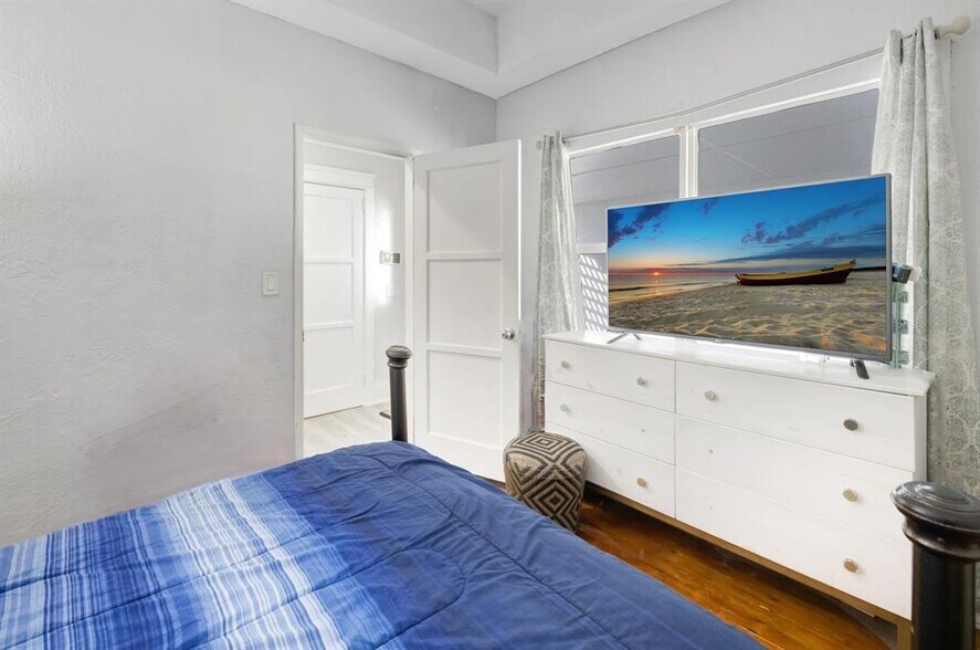 More Photos Of 901 W Las Olas Blvd, Fort Lauderdale Specialty For Sale