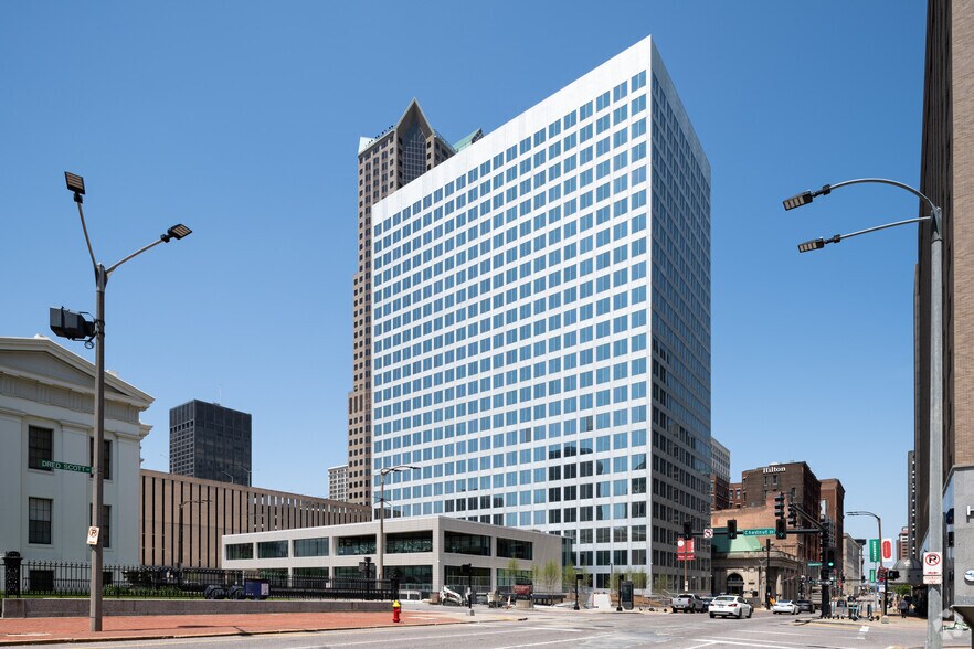 More Photos Of 100 N Broadway, Saint Louis Office For Lease