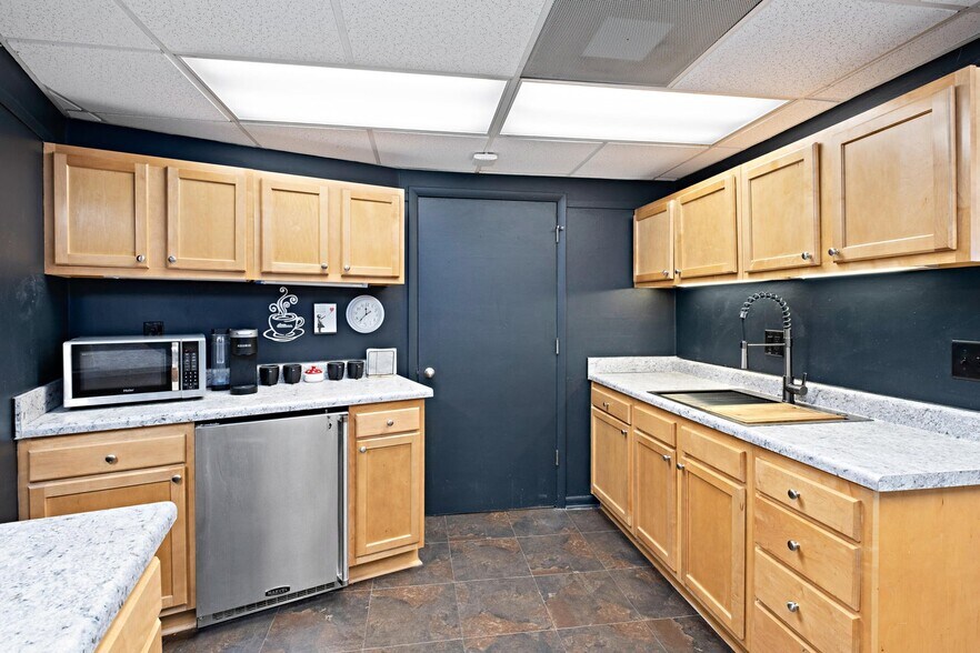 More Photos Of 22 Crescent St, Grand Rapids Apartments For Sale