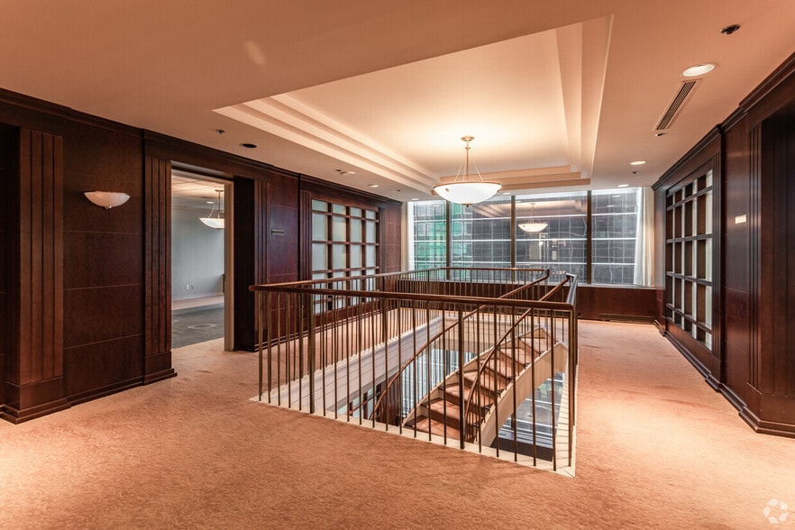 More Photos Of 500 E Main St, Norfolk Office Residential For Lease