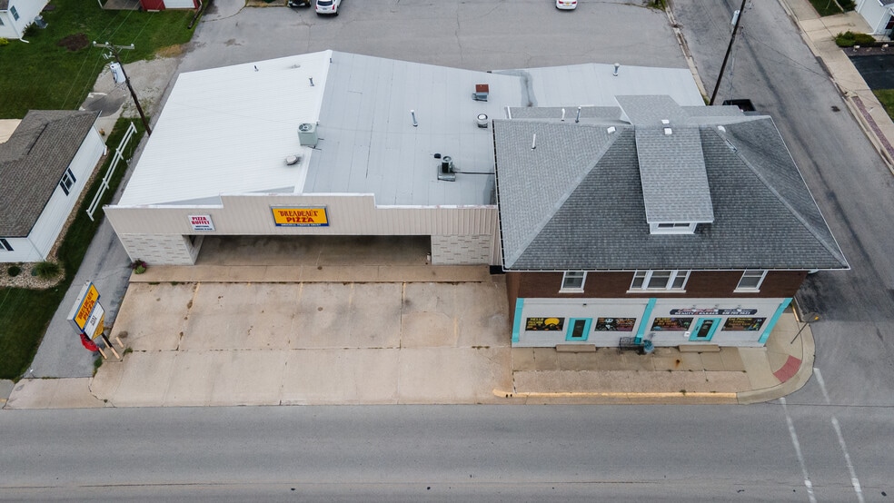 More Photos Of 105 S Jefferson St, Millstadt Storefront For Sale