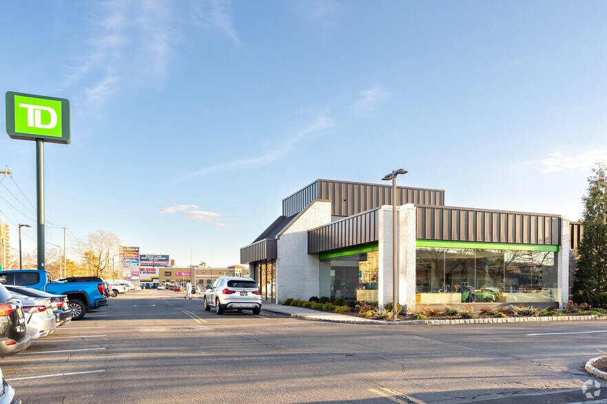 More Photos Of 8973 Bay Pkwy, Brooklyn Unknown For Lease