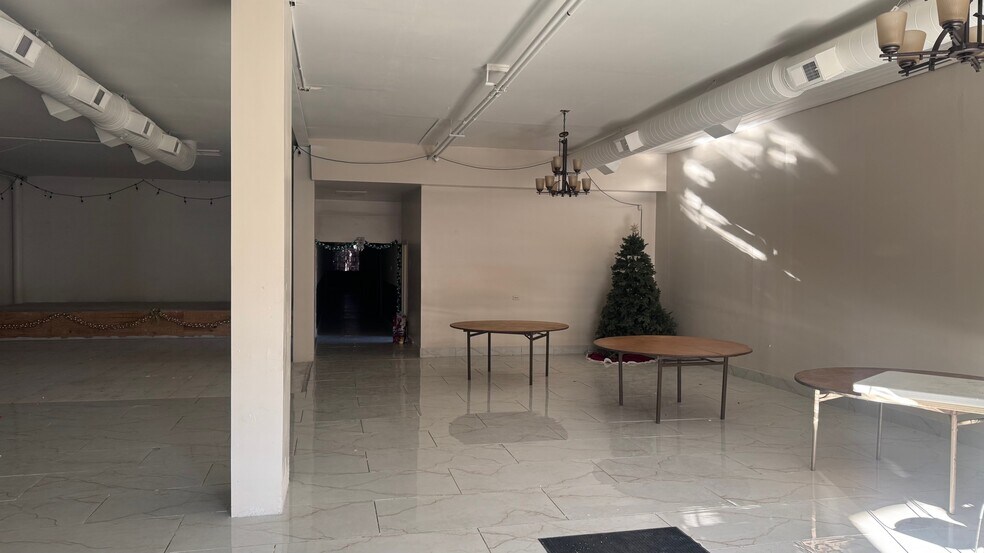 Primary Photo Of 6120 S Archer Rd, Summit Light Distribution For Lease